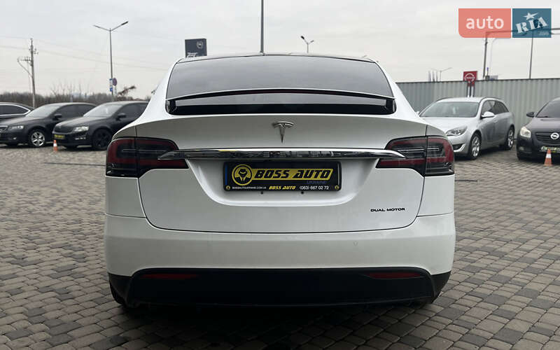 Позашляховик / Кросовер Tesla Model X 2019 в Мукачевому