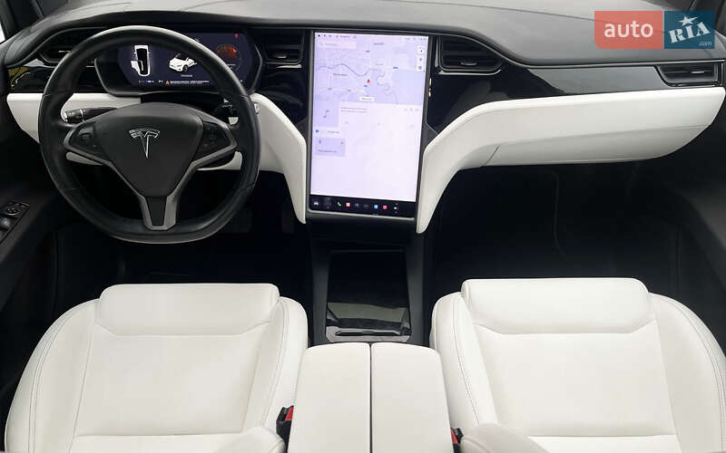 Позашляховик / Кросовер Tesla Model X 2019 в Мукачевому