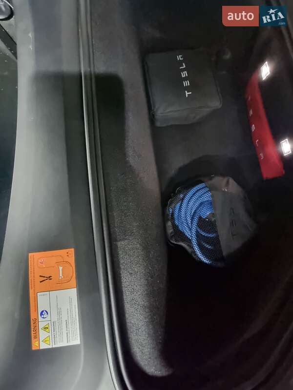 Позашляховик / Кросовер Tesla Model X 2018 в Вінниці
