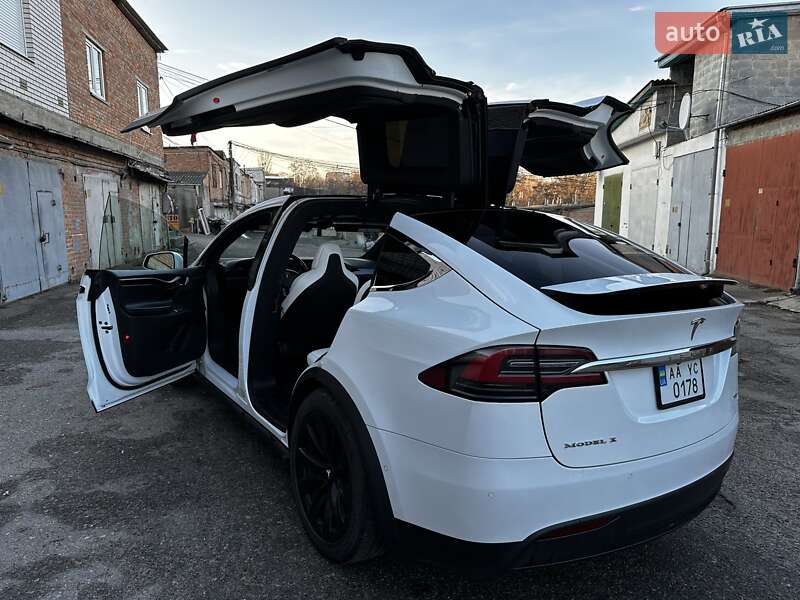 Позашляховик / Кросовер Tesla Model X 2018 в Білій Церкві