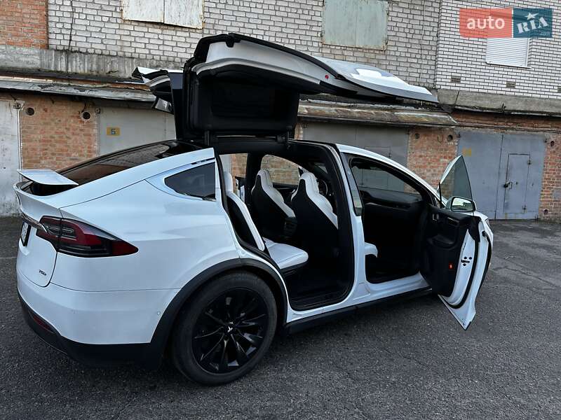 Позашляховик / Кросовер Tesla Model X 2018 в Білій Церкві