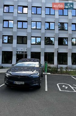 Внедорожник / Кроссовер Tesla Model X 2019 в Ровно