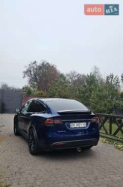 Позашляховик / Кросовер Tesla Model X 2016 в Рівному