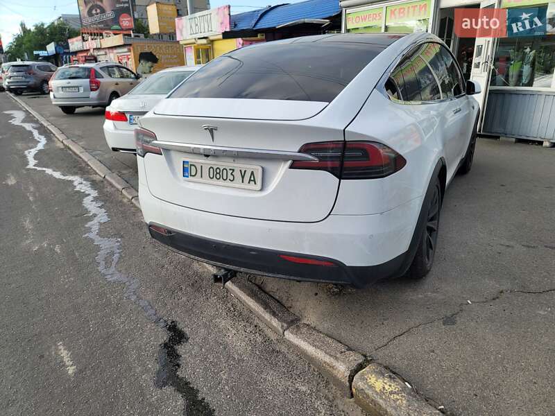 Позашляховик / Кросовер Tesla Model X 2016 в Києві