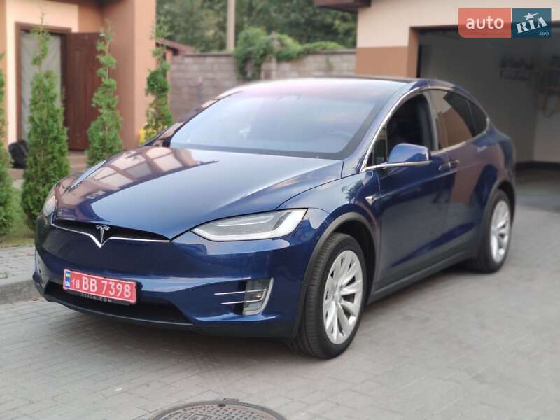 Внедорожник / Кроссовер Tesla Model X 2017 в Нетешине фото 2 Внедорожник / Кроссовер Tesla Model X 2017 в Нетешине
