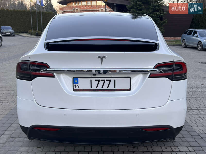Позашляховик / Кросовер Tesla Model X 2016 в Львові