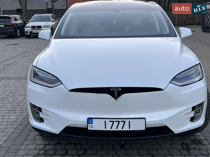 Позашляховик / Кросовер Tesla Model X 2016 в Львові