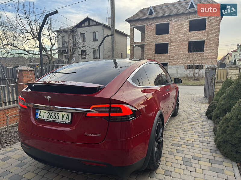 Позашляховик / Кросовер Tesla Model X 2019 в Івано-Франківську