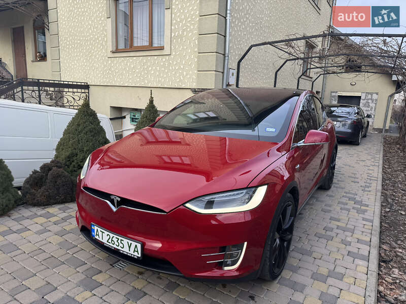 Позашляховик / Кросовер Tesla Model X 2019 в Івано-Франківську