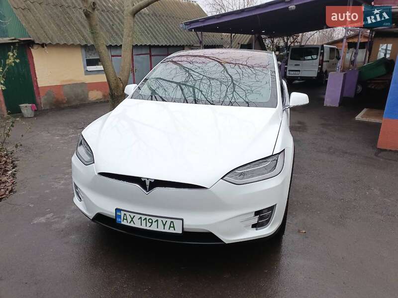 Внедорожник / Кроссовер Tesla Model X 2017 в 