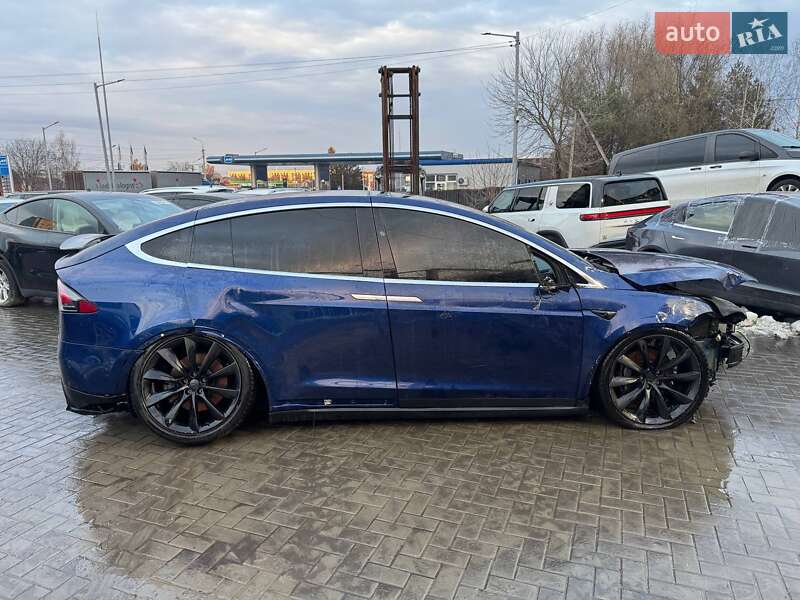Позашляховик / Кросовер Tesla Model X 2017 в Луцьку фото 5 Позашляховик / Кросовер Tesla Model X 2017 в Луцьку