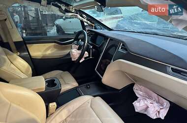 Внедорожник / Кроссовер Tesla Model X 2017 в 