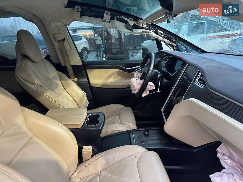 Позашляховик / Кросовер Tesla Model X 2017 в Луцьку фото 30 Позашляховик / Кросовер Tesla Model X 2017 в Луцьку