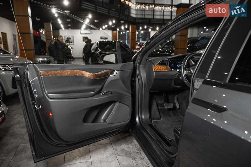 Позашляховик / Кросовер Tesla Model X 2019 в Одесі фото 42 Позашляховик / Кросовер Tesla Model X 2019 в Одесі