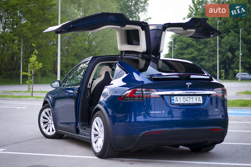 Позашляховик / Кросовер Tesla Model X 2017 в Бучі