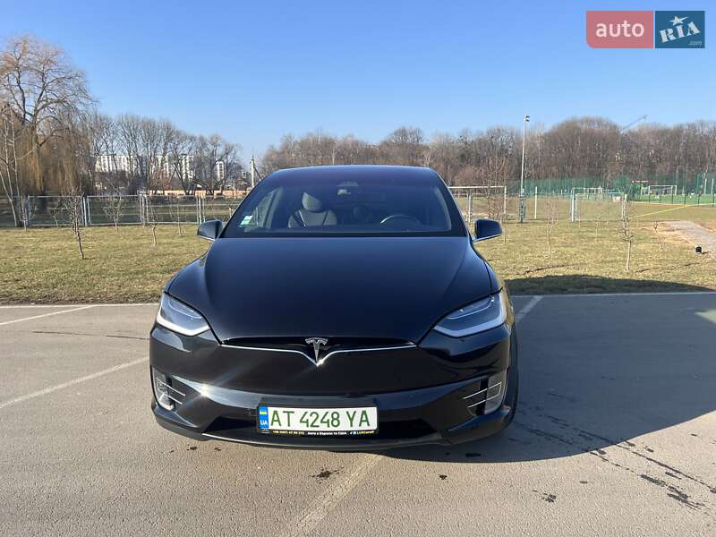 Позашляховик / Кросовер Tesla Model X 2017 в Івано-Франківську