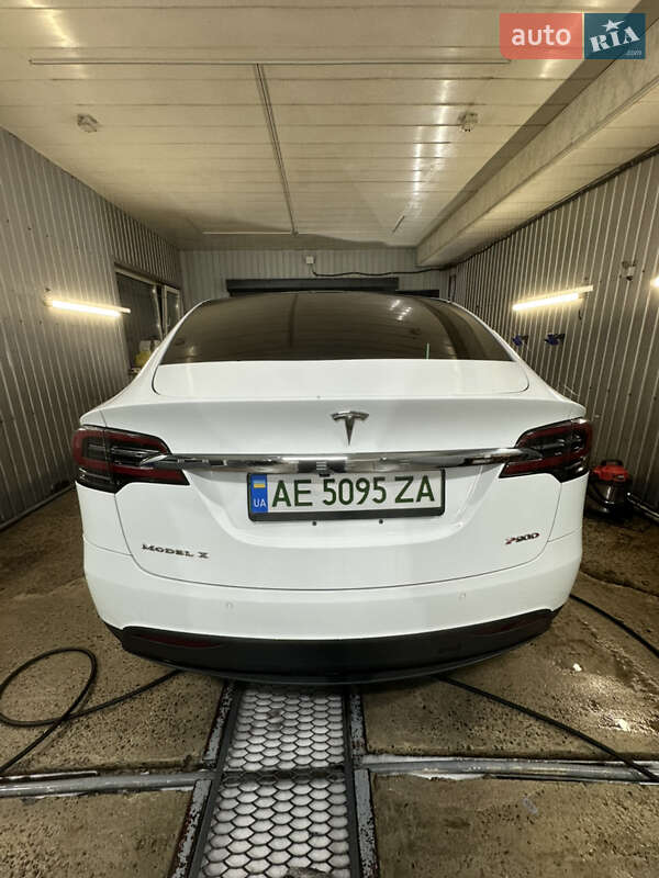 Позашляховик / Кросовер Tesla Model X 2016 в Дніпрі фото 6 Позашляховик / Кросовер Tesla Model X 2016 в Дніпрі