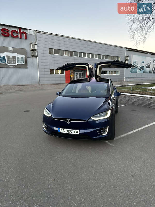 Позашляховик / Кросовер Tesla Model X 2016 в Києві