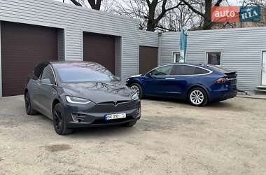 Позашляховик / Кросовер Tesla Model X 2019 в Сарнах