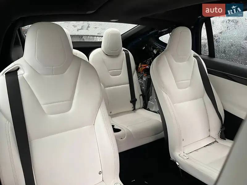 Внедорожник / Кроссовер Tesla Model X 2017 в 
