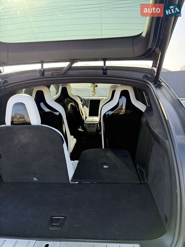 Позашляховик / Кросовер Tesla Model X 2016 в Івано-Франківську