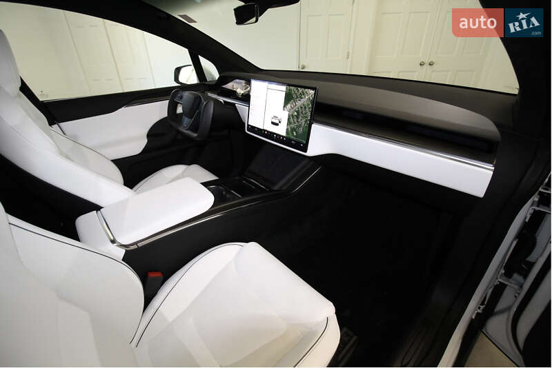 Tesla Model X 2022