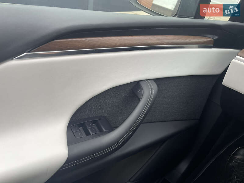 Внедорожник / Кроссовер Tesla Model X 2022 в Кривом Роге