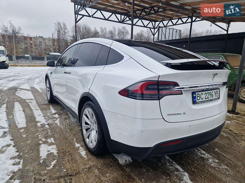 Позашляховик / Кросовер Tesla Model X 2016 в Львові фото 8 Позашляховик / Кросовер Tesla Model X 2016 в Львові