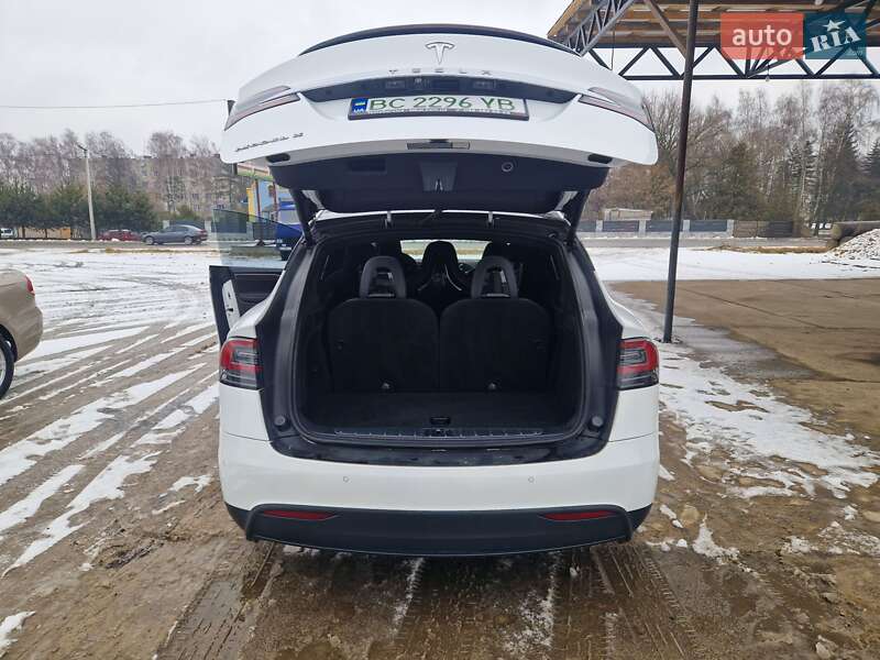 Позашляховик / Кросовер Tesla Model X 2016 в Львові фото 22 Позашляховик / Кросовер Tesla Model X 2016 в Львові