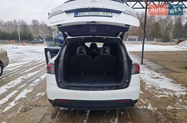 Внедорожник / Кроссовер Tesla Model X 2016 в 