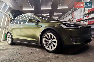 Позашляховик / Кросовер Tesla Model X 2020 в 