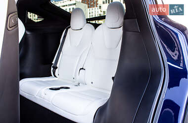 Позашляховик / Кросовер Tesla Model X 2019 в 