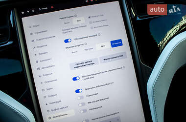 Позашляховик / Кросовер Tesla Model X 2019 в 