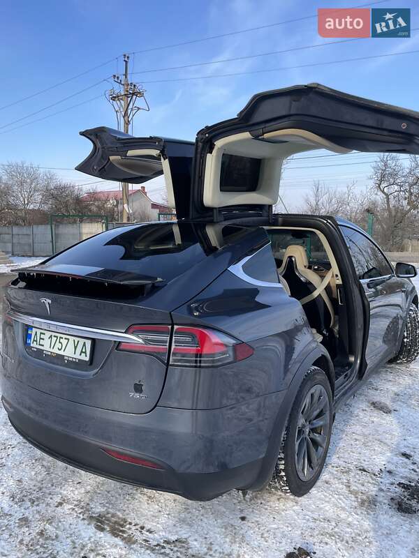 Позашляховик / Кросовер Tesla Model X 2016 в Дніпрі