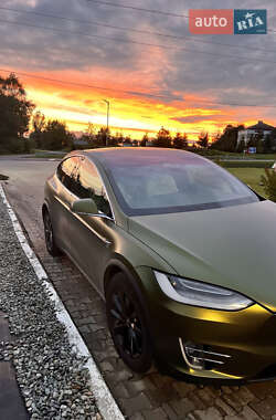 Позашляховик / Кросовер Tesla Model X 2020 в 