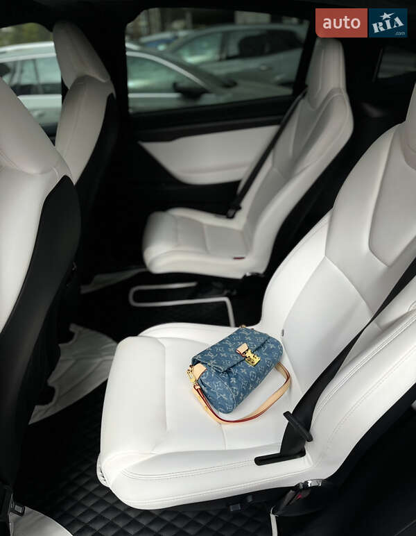 Позашляховик / Кросовер Tesla Model X 2019 в Києві