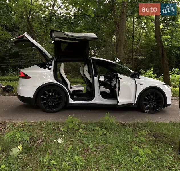 Внедорожник / Кроссовер Tesla Model X 2016 в Киеве
