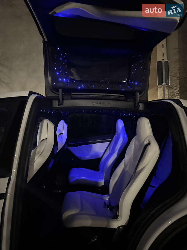 Внедорожник / Кроссовер Tesla Model X 2016 в Киеве