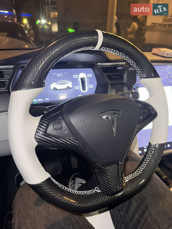 Внедорожник / Кроссовер Tesla Model X 2016 в Киеве