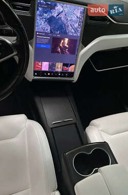 Внедорожник / Кроссовер Tesla Model X 2016 в 