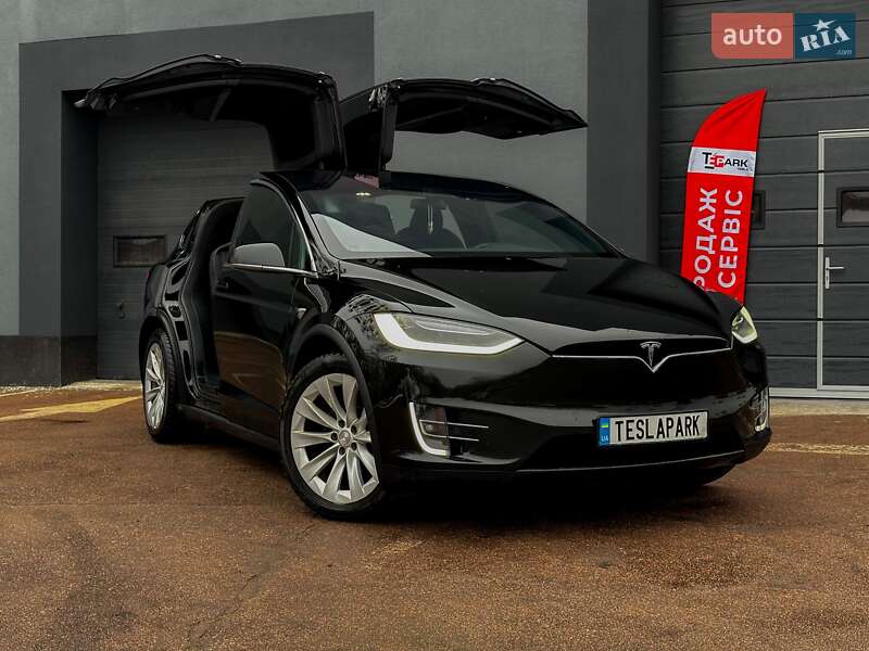 Tesla Model X 2019