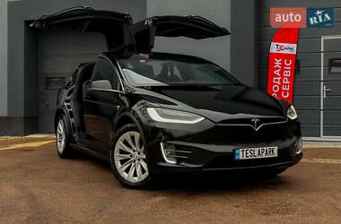 Позашляховик / Кросовер Tesla Model X 2019 в 