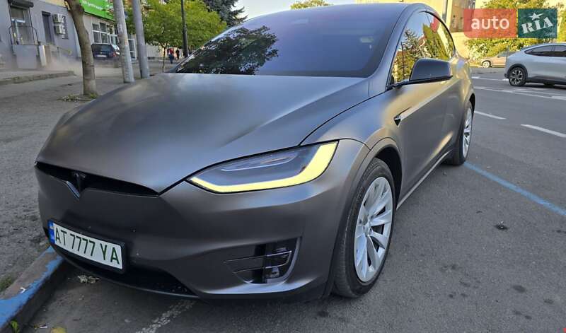Позашляховик / Кросовер Tesla Model X 2018 в Івано-Франківську