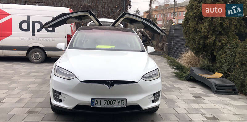 Внедорожник / Кроссовер Tesla Model X 2018 в 