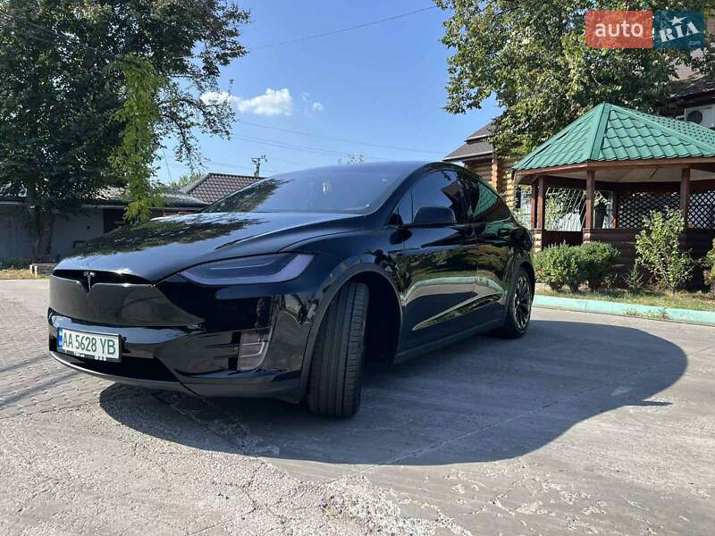Tesla Model X 2020