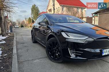 Позашляховик / Кросовер Tesla Model X 2019 в 