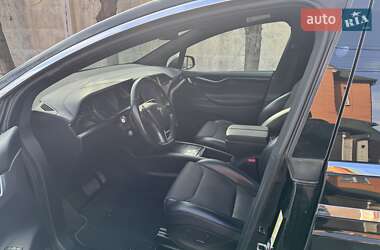 Позашляховик / Кросовер Tesla Model X 2019 в 