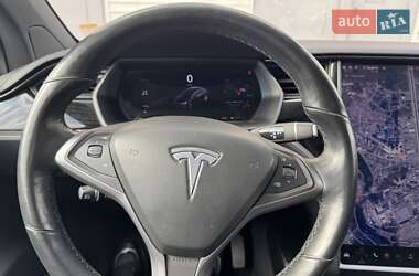 Позашляховик / Кросовер Tesla Model X 2019 в 
