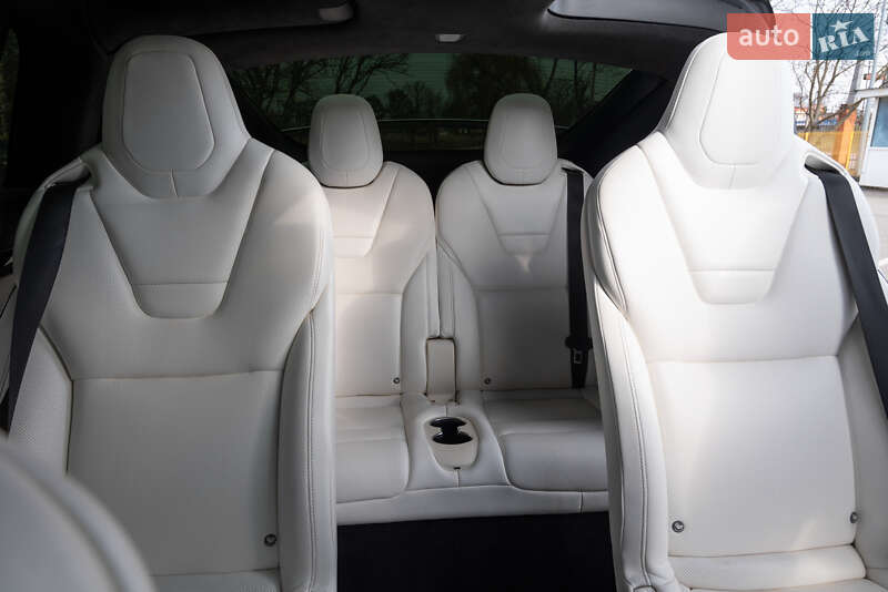 Внедорожник / Кроссовер Tesla Model X 2016 в Александрие