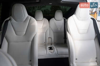 Позашляховик / Кросовер Tesla Model X 2016 в 